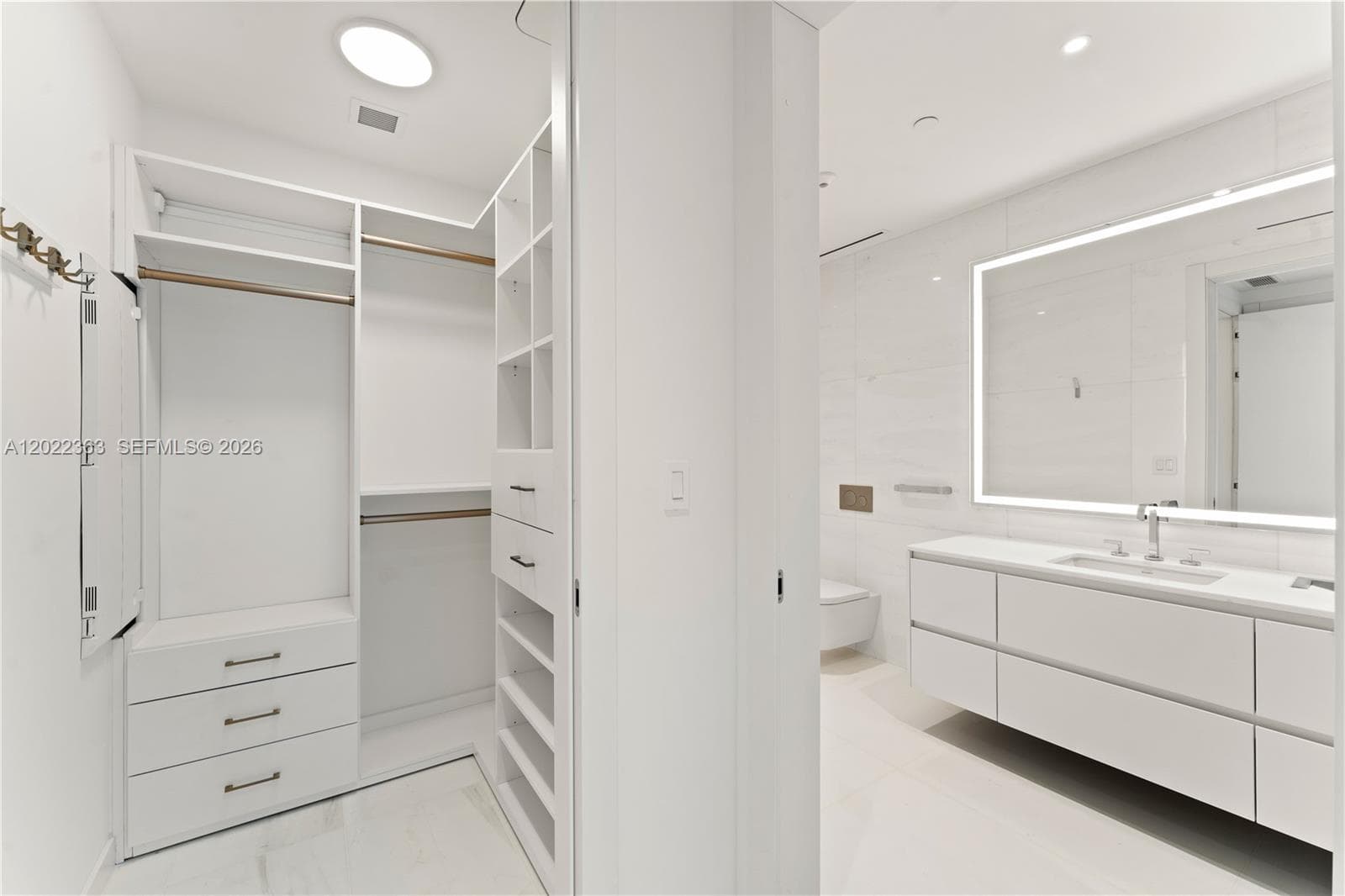 300 Biscayne Blvd Way # 1406, Miami FL 33131 — 10