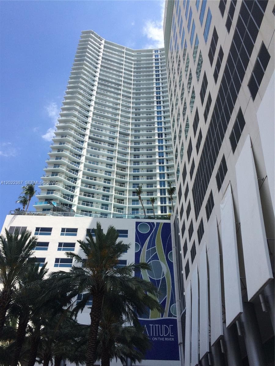 185 SW 7th St # 1611, Miami FL 33130 — 2