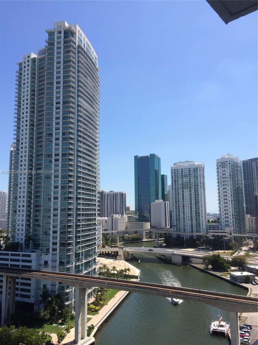 185 SW 7th St # 1611, Miami FL 33130 — 16