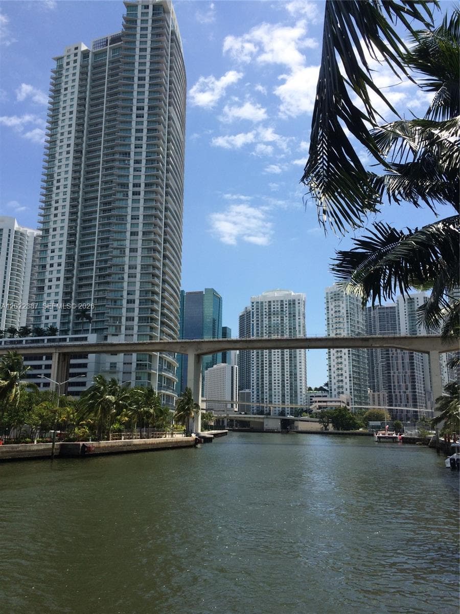 185 SW 7th St # 1611, Miami FL 33130 — 20