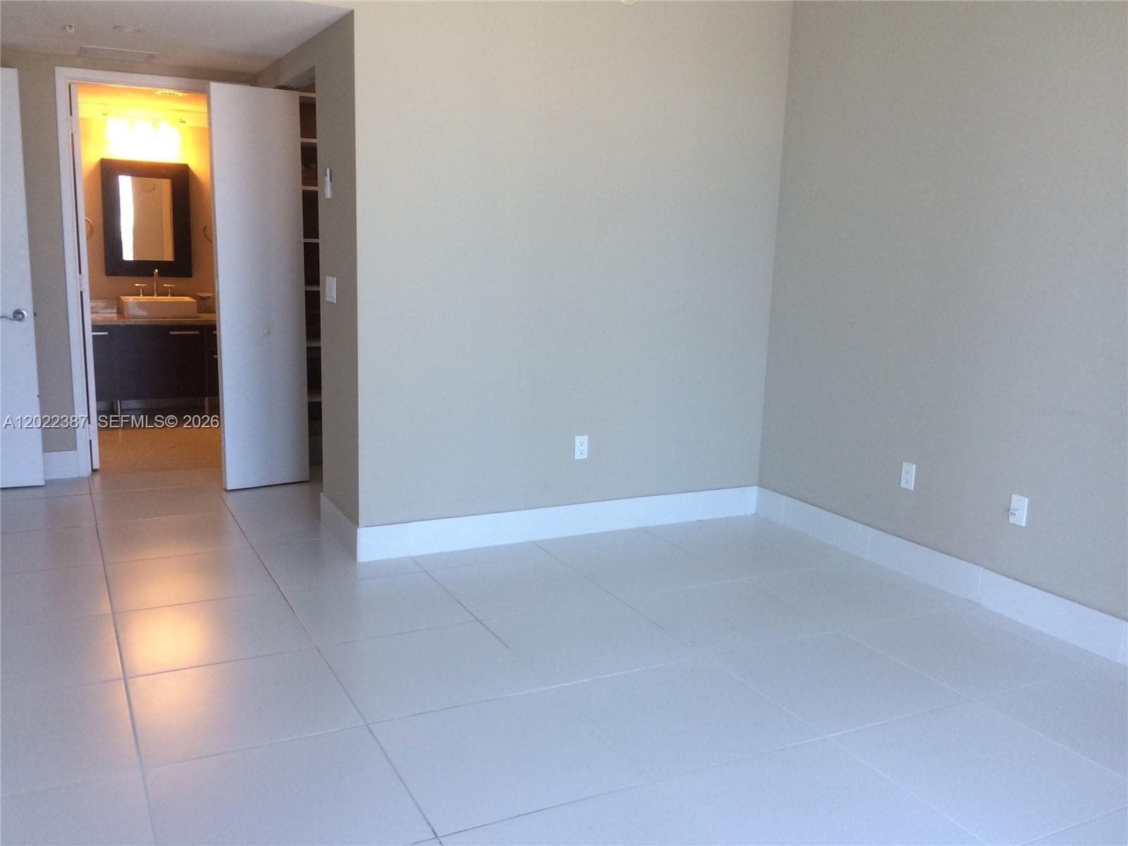 185 SW 7th St # 1611, Miami FL 33130 — 11