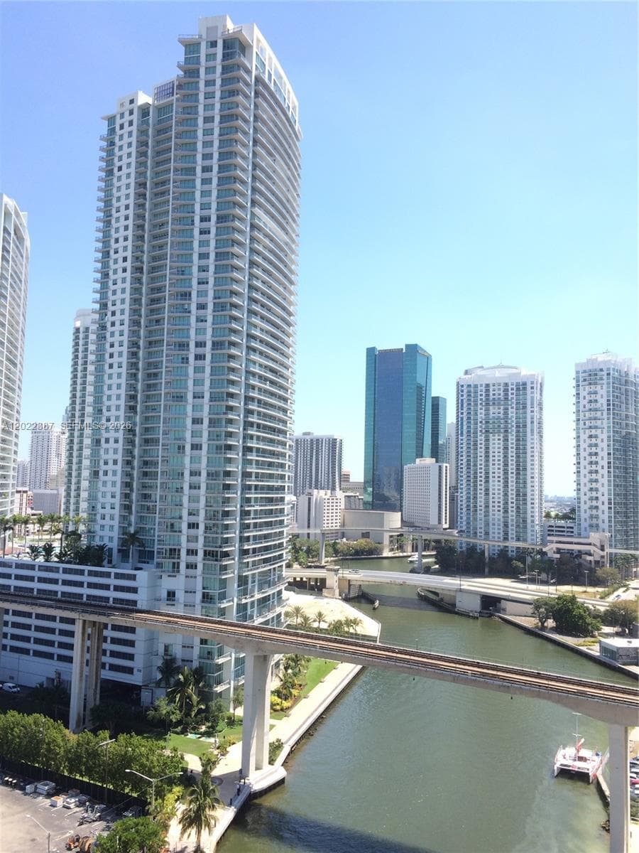 185 SW 7th St # 1611, Miami FL 33130 — 19