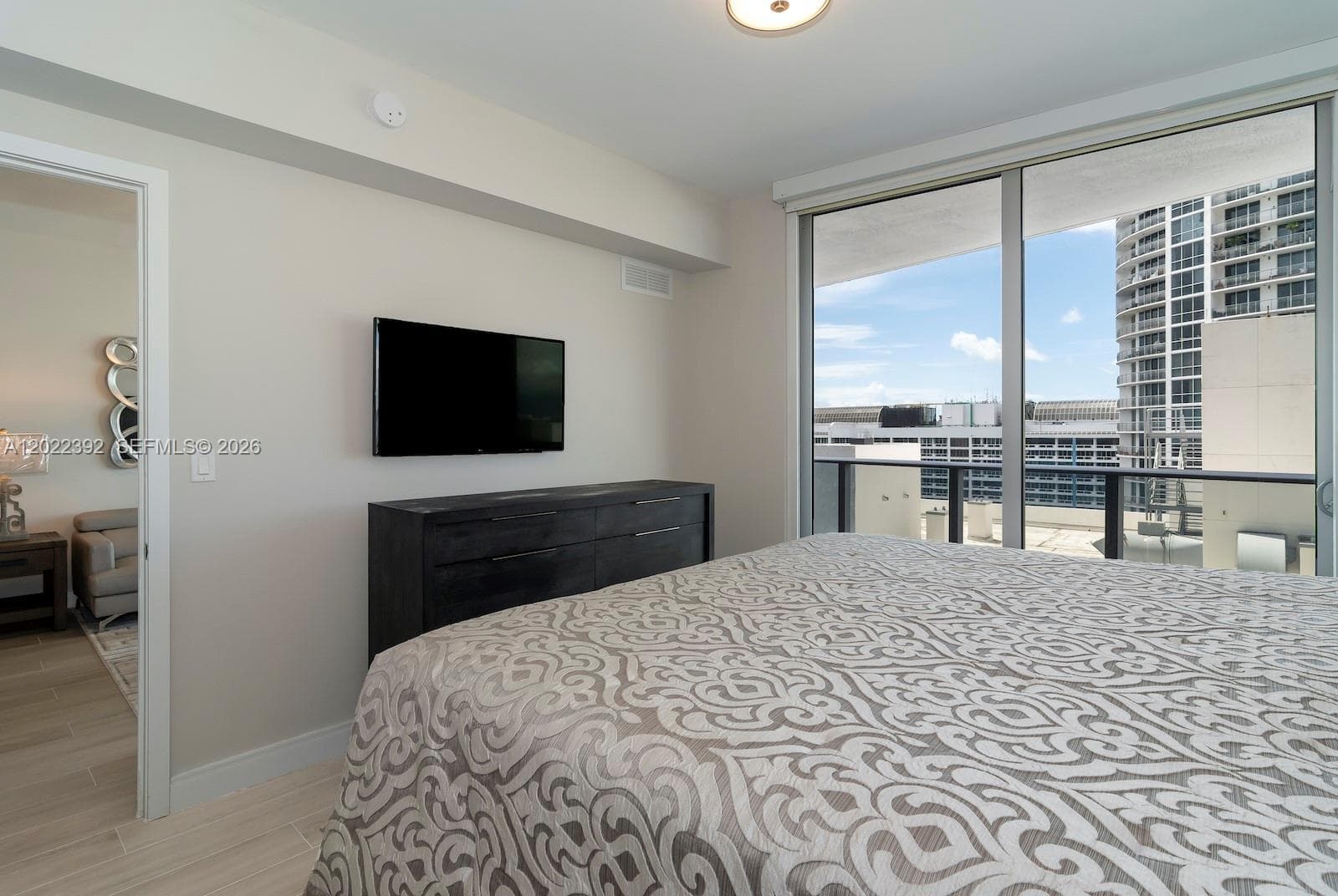 488 NE 18th St # 3608, Miami FL 33132 — 17