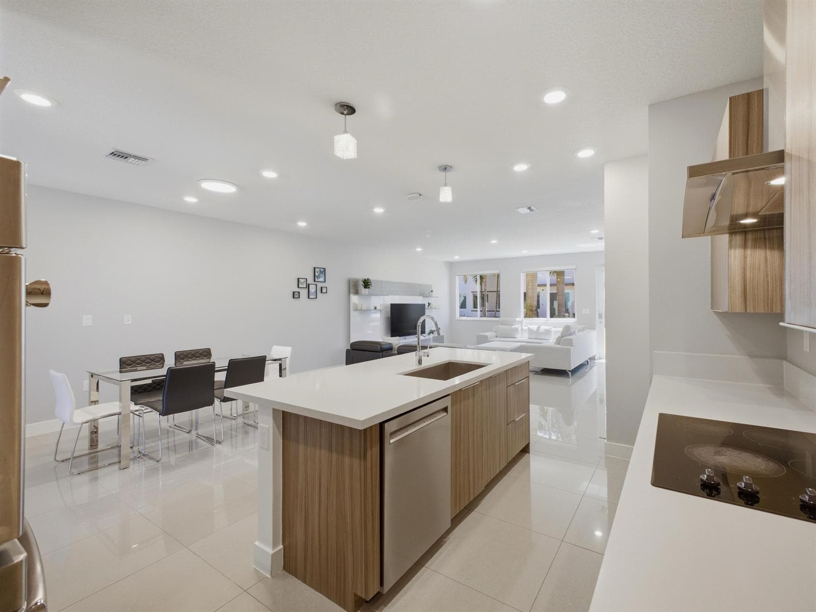 6642 NW 103rd Parkway # 6642, Doral FL 33178 — 17