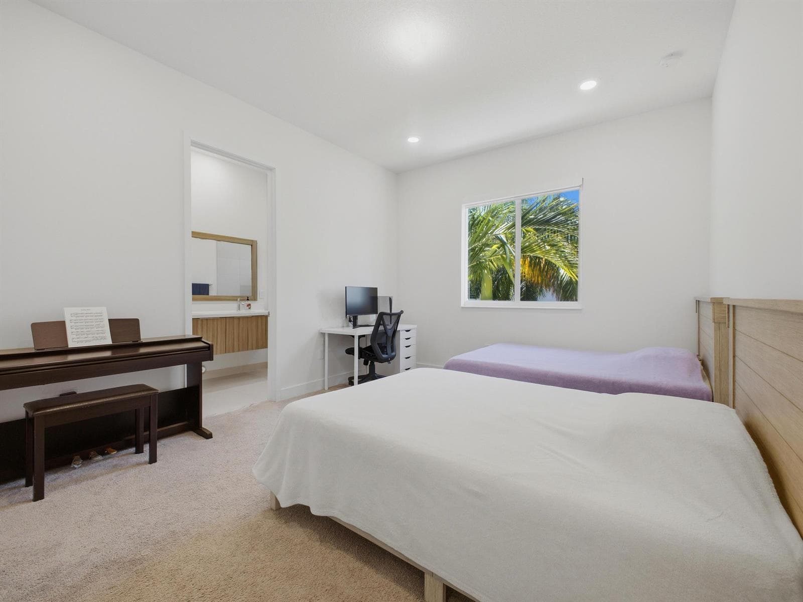 6642 NW 103rd Parkway # 6642, Doral FL 33178 — 24