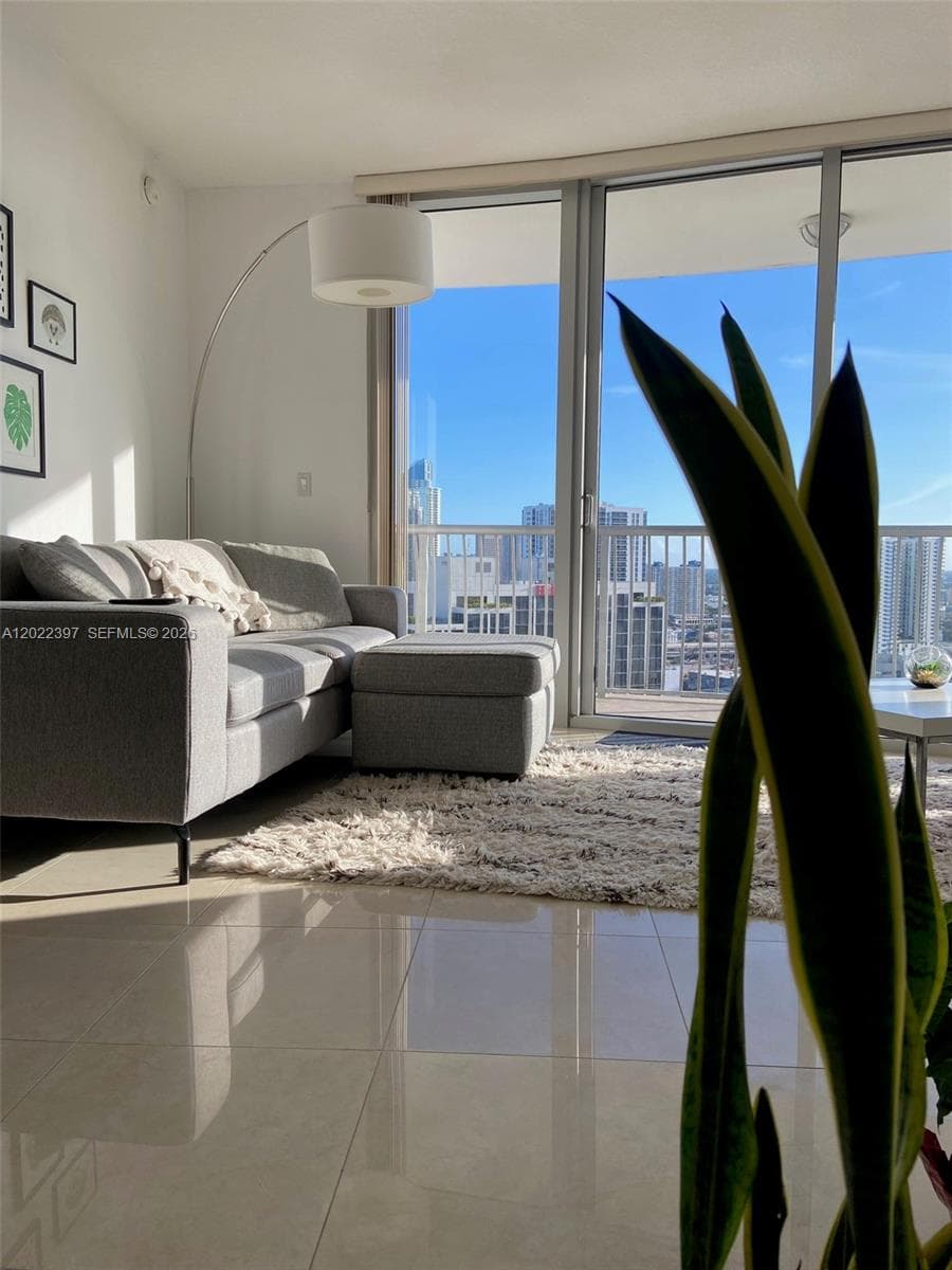 1750 N Bayshore Dr # 3314, Miami FL 33132 — 12