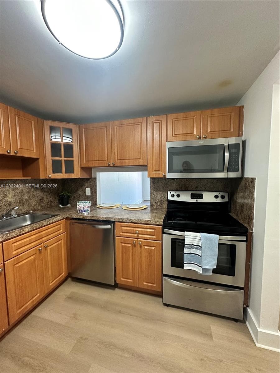 4810 NW 79th Ave # 204, Doral FL 33166 — 5