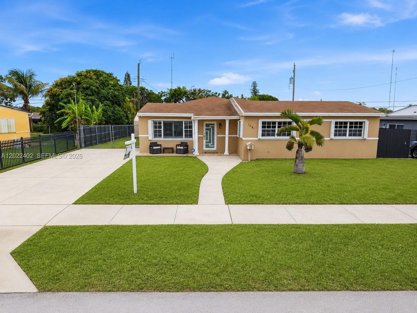 1081 NW 198th St, Miami Gardens FL 33169 — 1