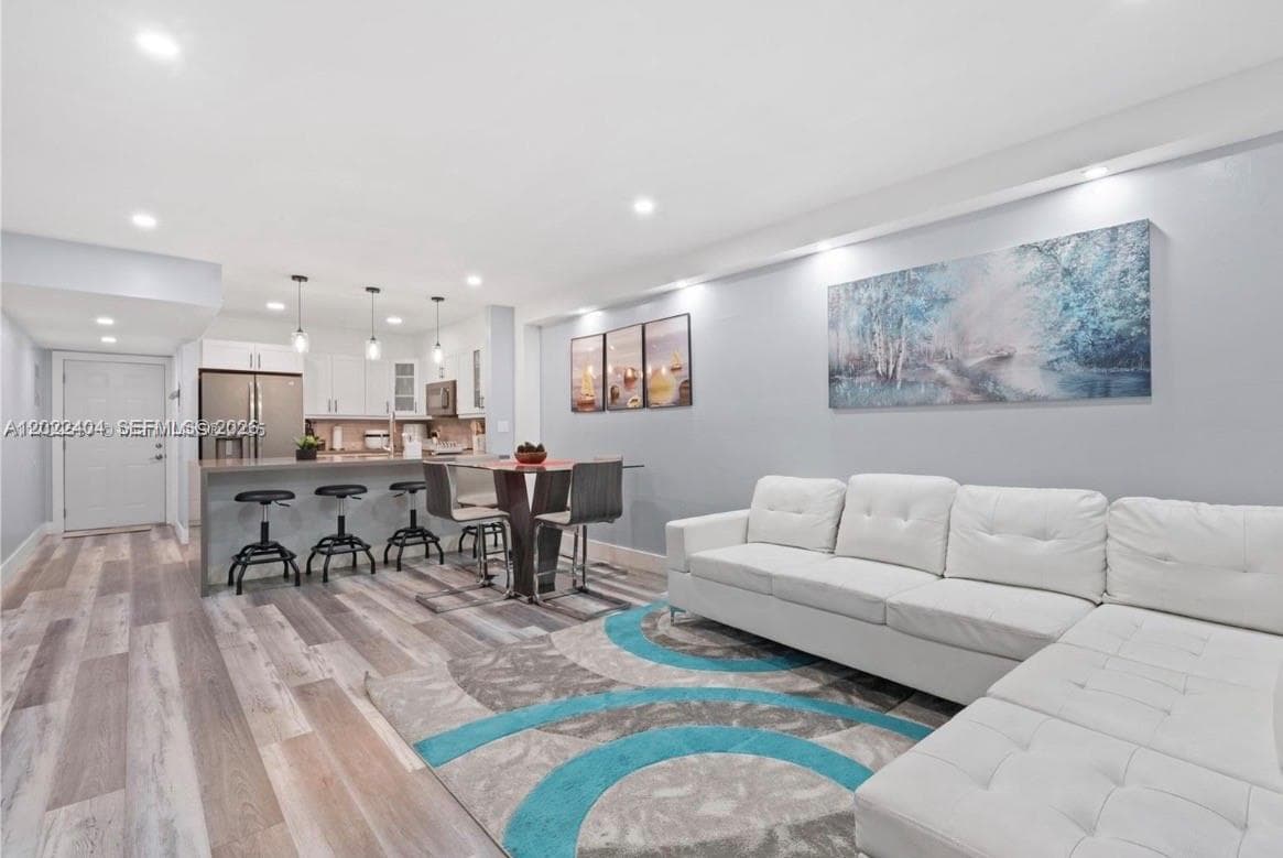6125 W 20th Ave # 302, Hialeah FL 33012 — 2