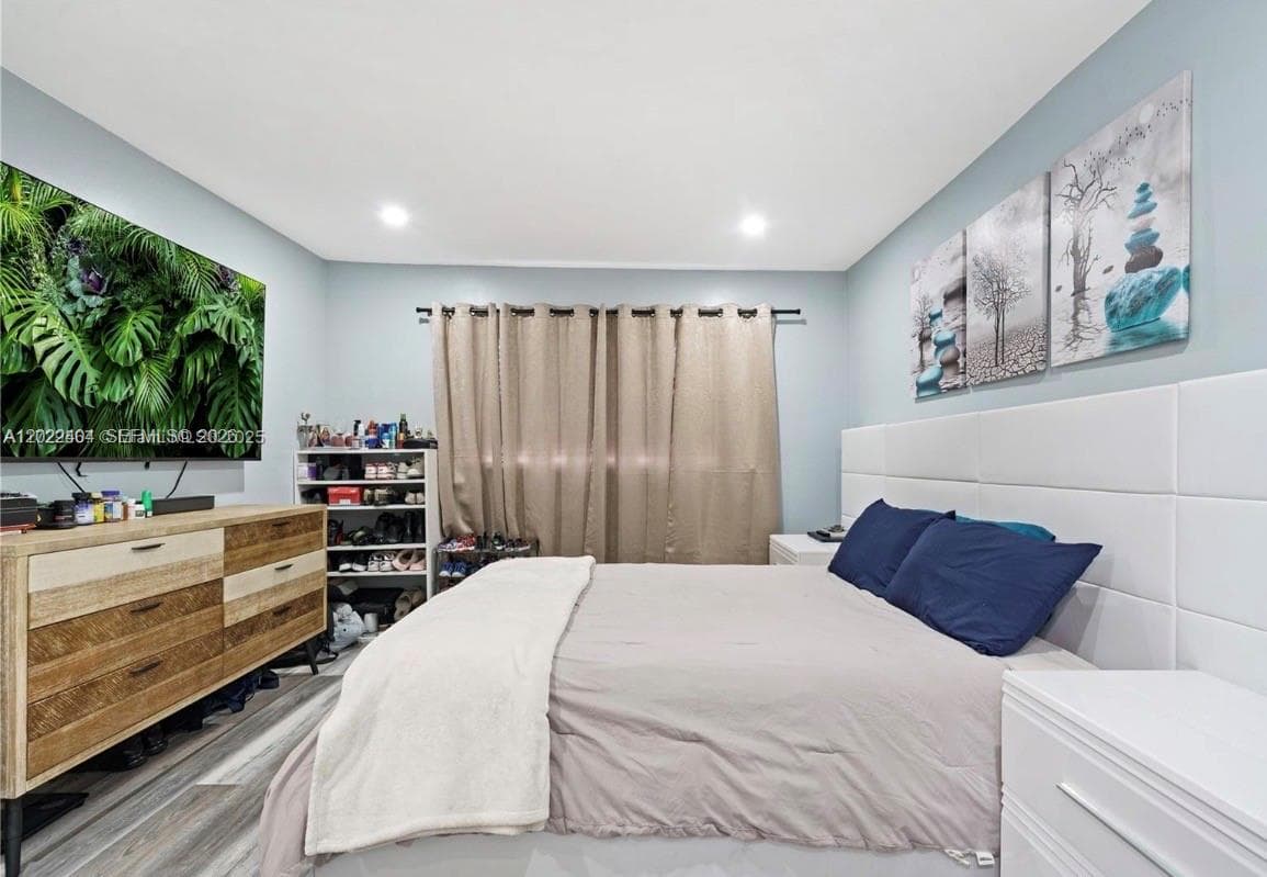 6125 W 20th Ave # 302, Hialeah FL 33012 — 7