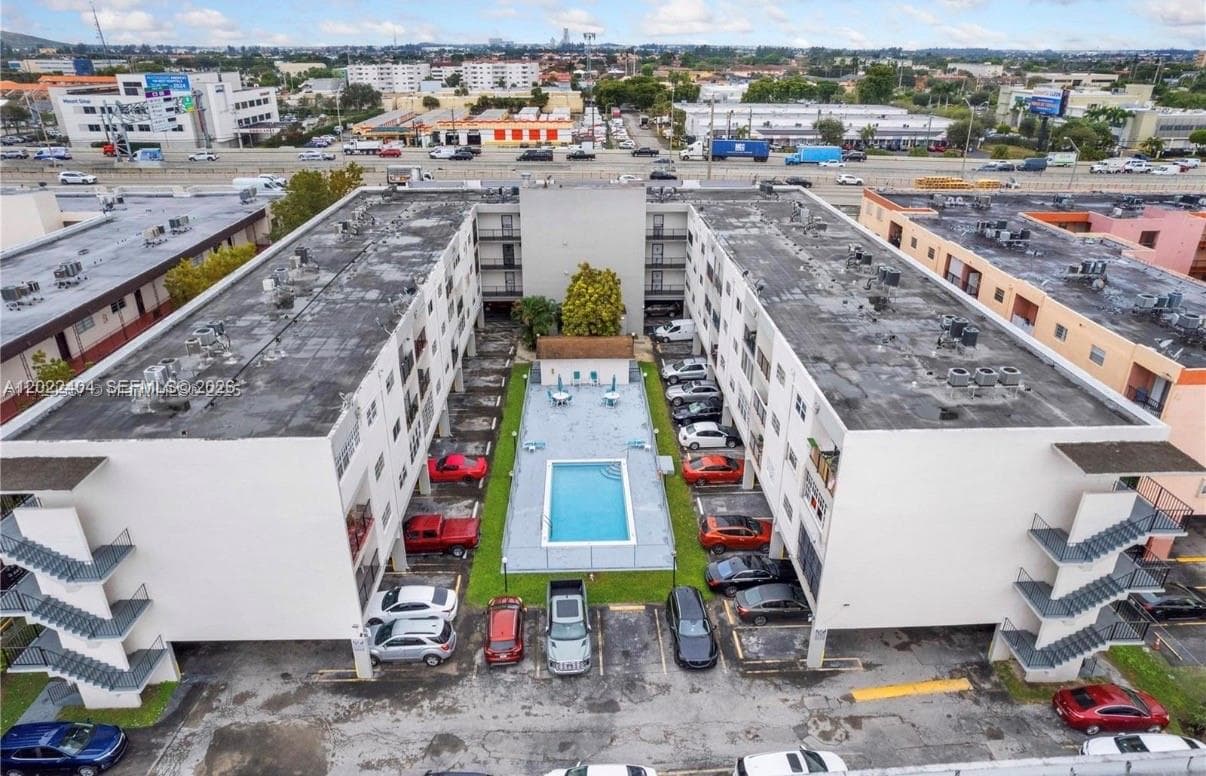6125 W 20th Ave # 302, Hialeah FL 33012 — 11