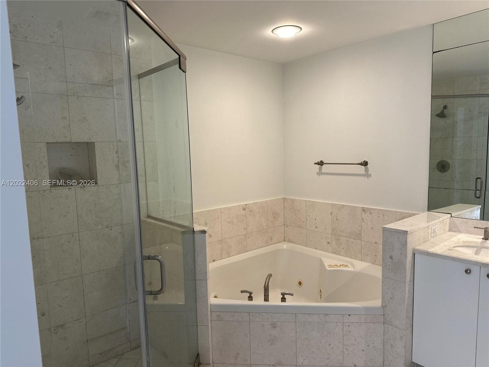 901 Brickell Key Blvd # 2005, Miami FL 33131 — 17