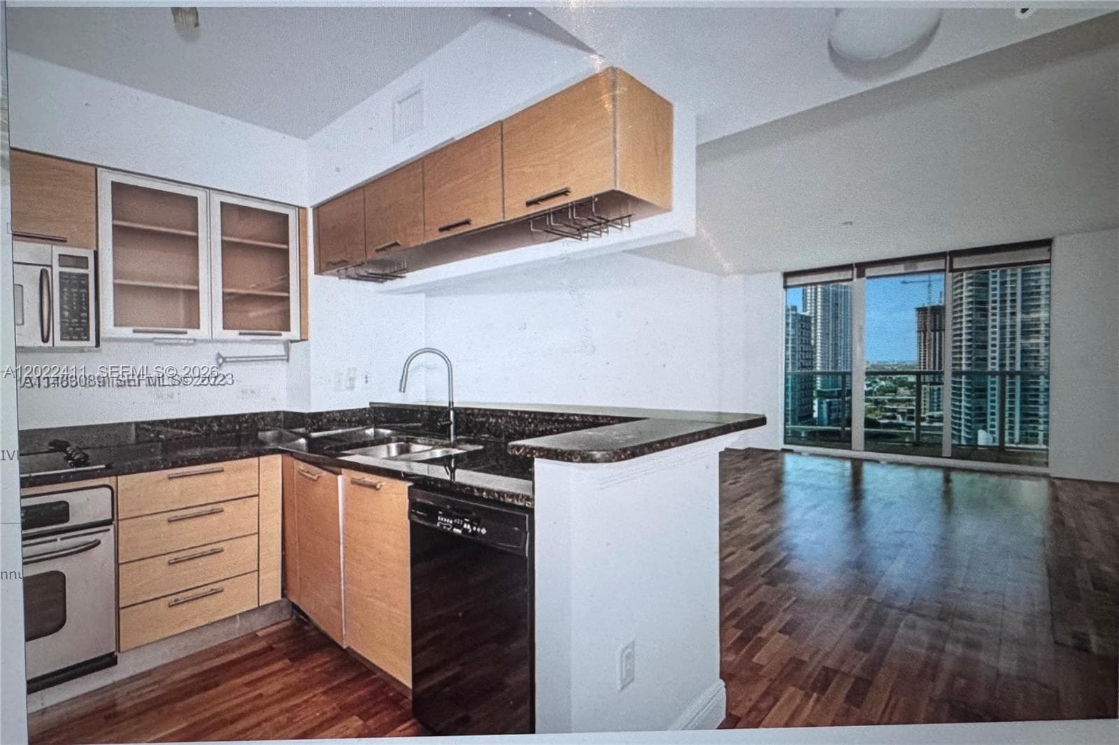 31 SE 5th St # 2507, Miami FL 33131 — 3