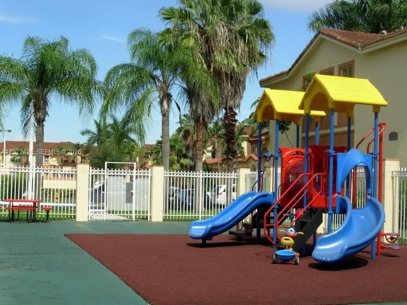 5460 NW 107th Ave # 115, Doral FL 33178 — 40