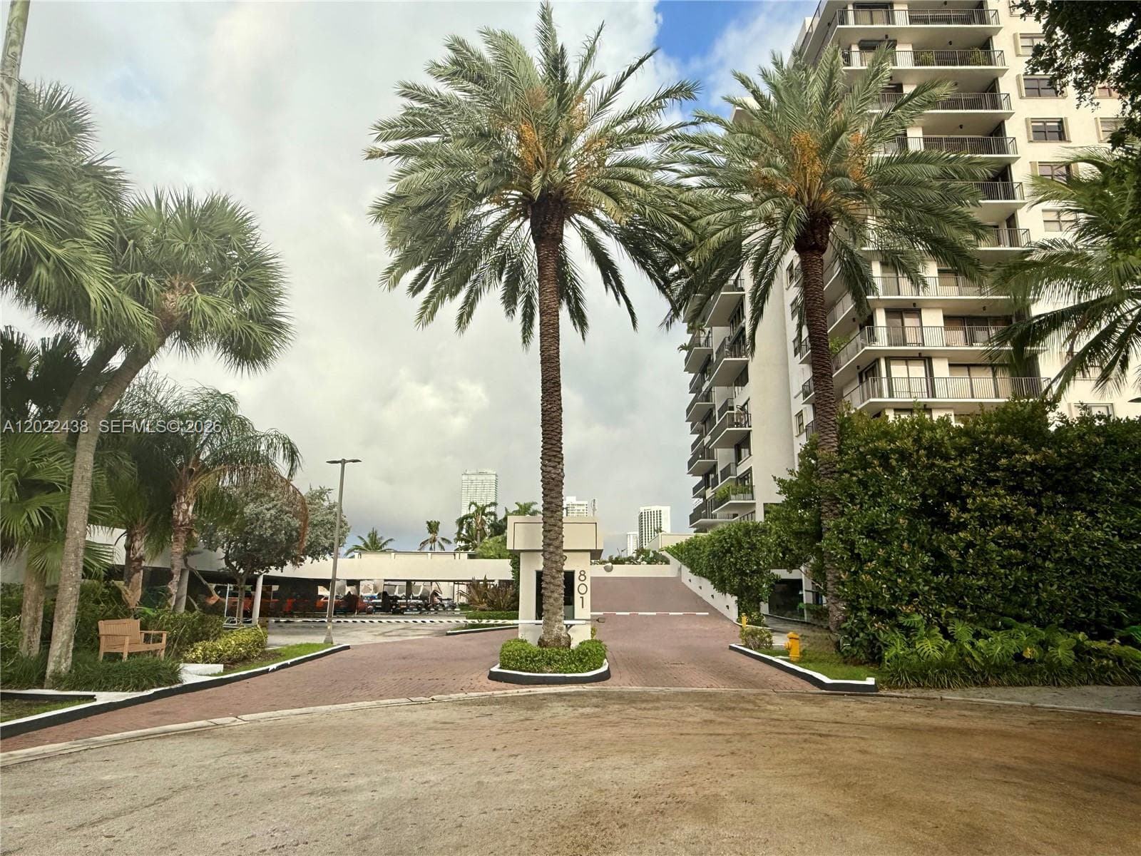 801 N Venetian Dr # 408, Miami FL 33139 — 34