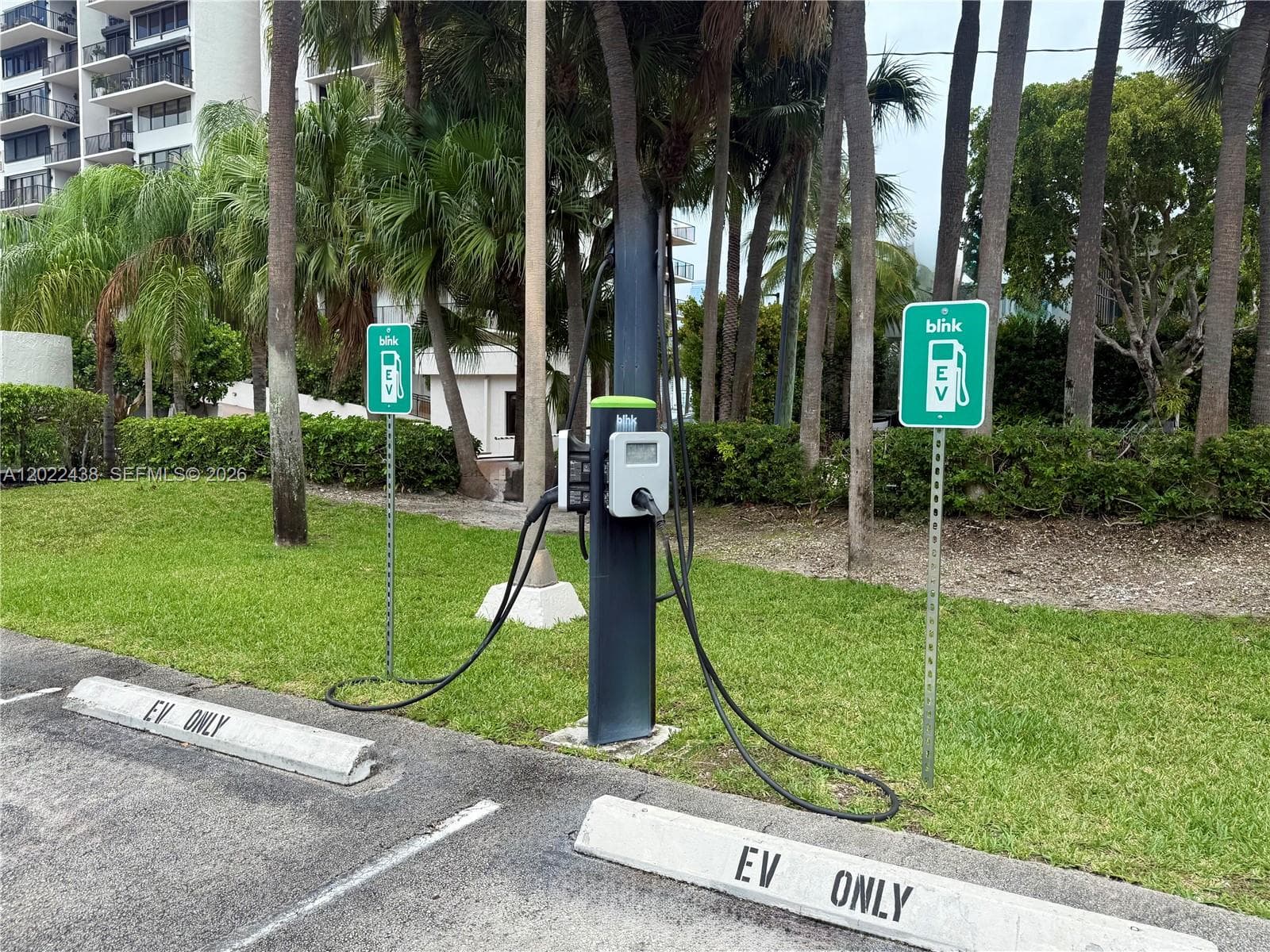 801 N Venetian Dr # 408, Miami FL 33139 — 37