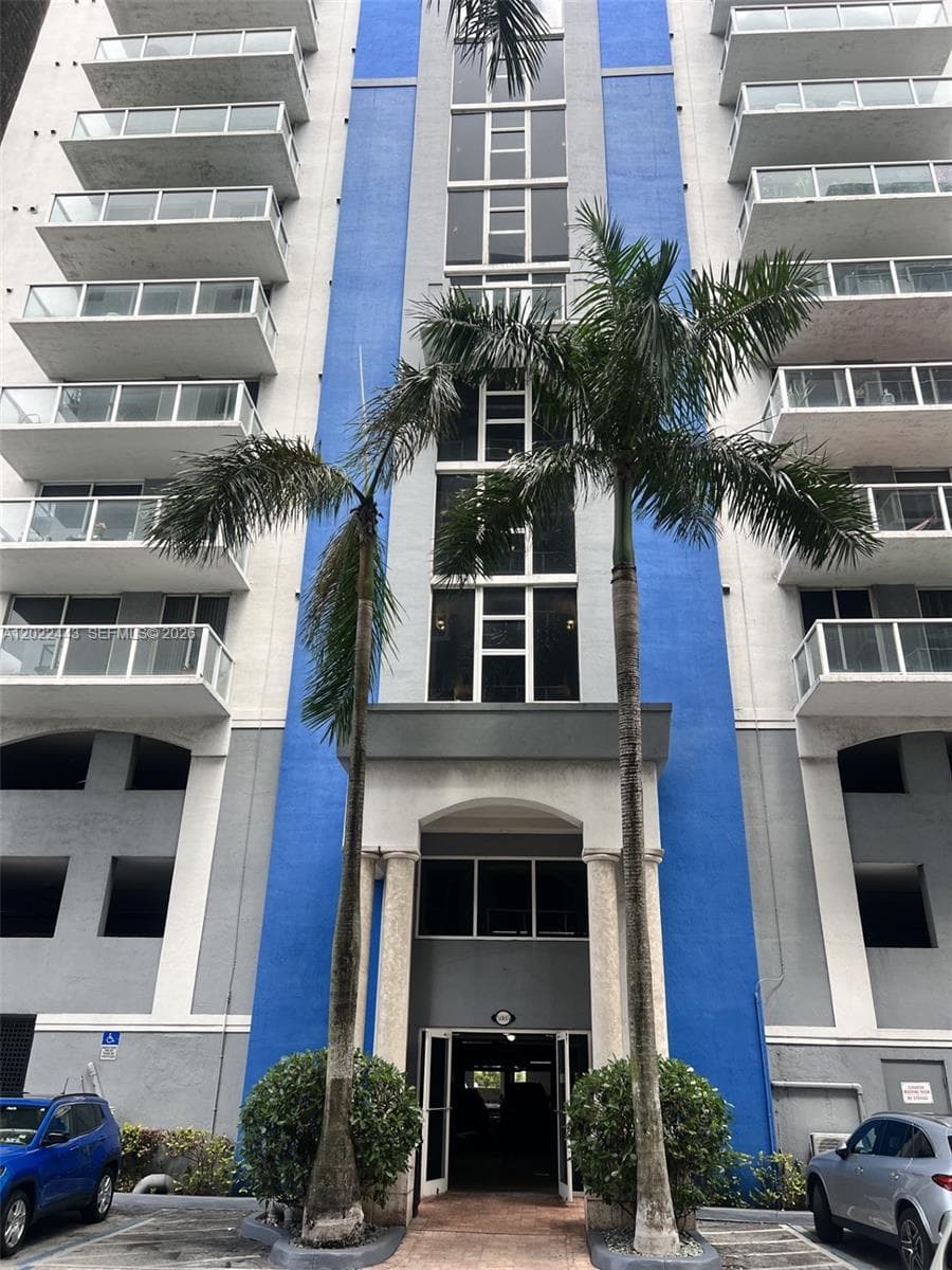 5085 NW 7th St # 503, Miami FL 33126 — 13