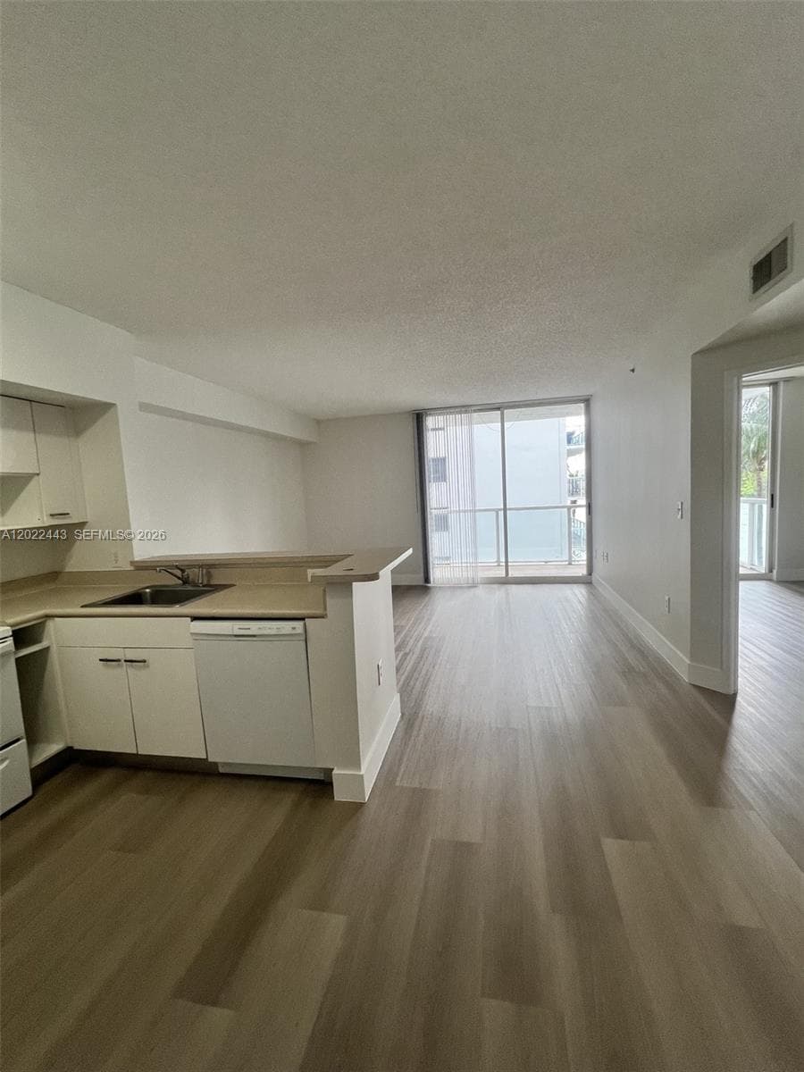 5085 NW 7th St # 503, Miami FL 33126 — 4