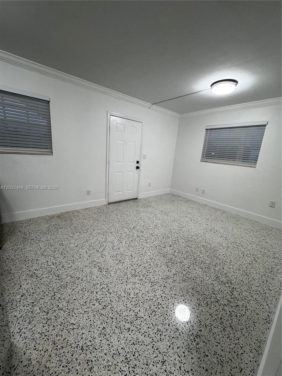 2725 SW 25th St # 1, Miami FL 33133 — 5