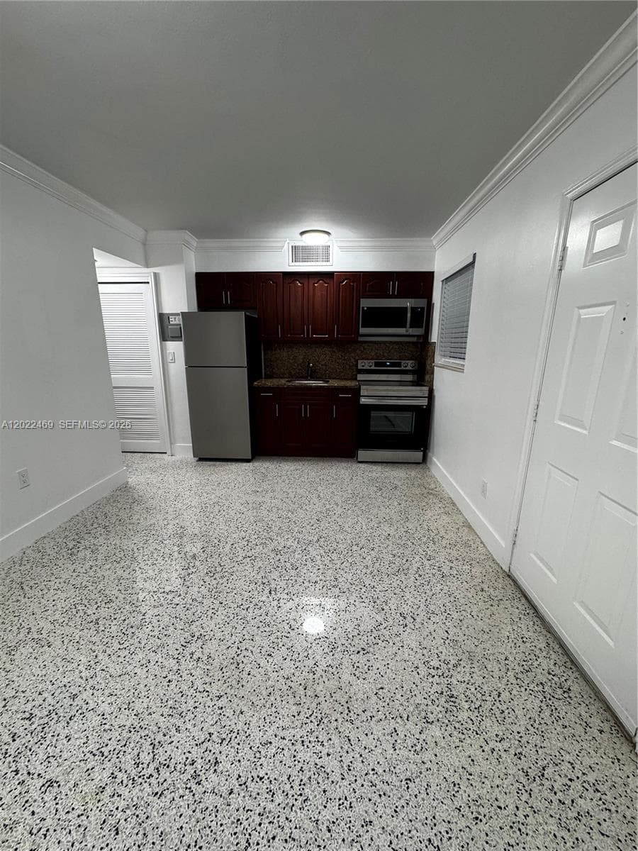 2725 SW 25th St # 1, Miami FL 33133 — 4