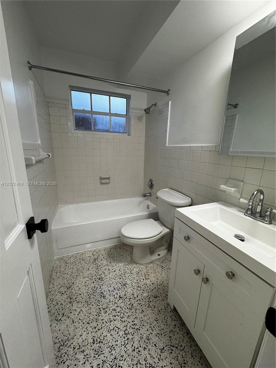 2725 SW 25th St # 1, Miami FL 33133 — 8