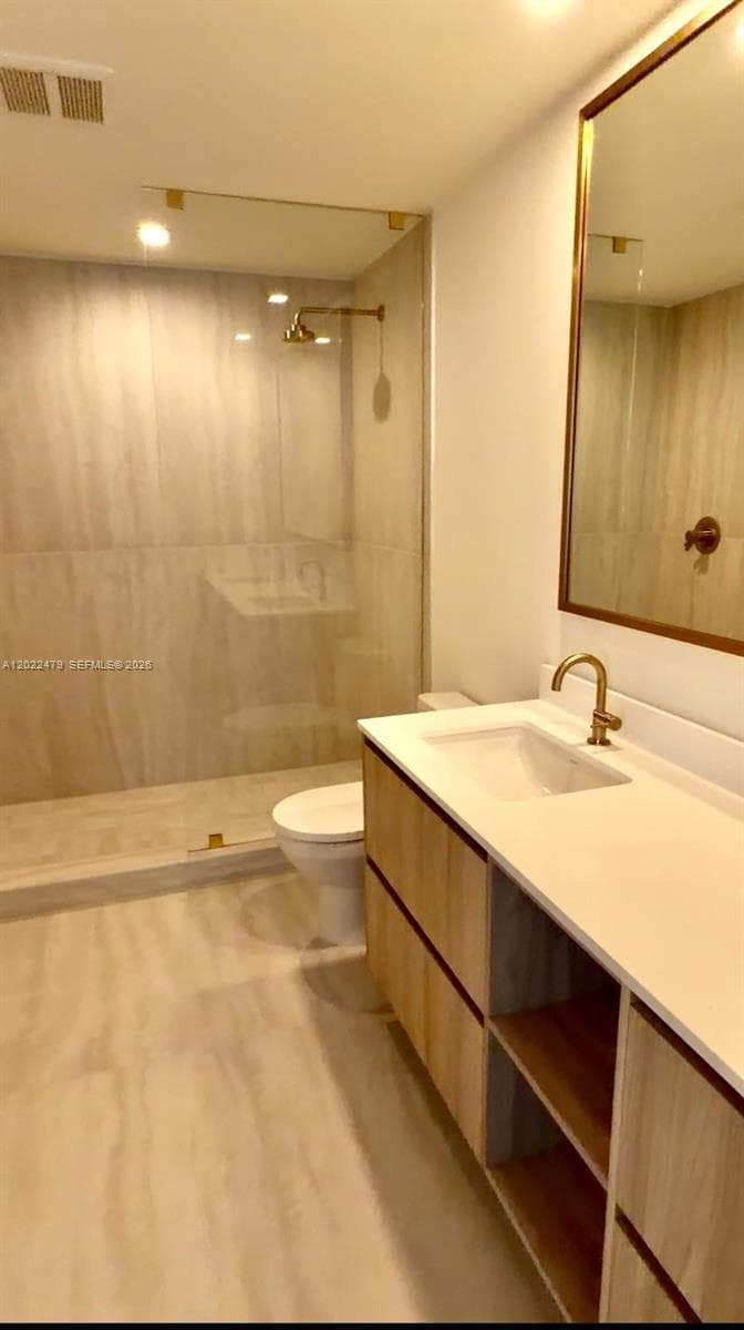77 SE 5st # 2306, Miami FL 33131 — 23