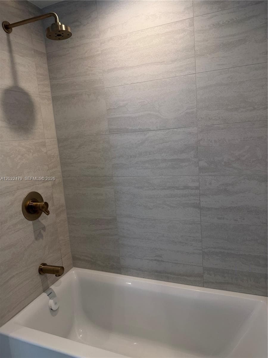 77 SE 5st # 2306, Miami FL 33131 — 22