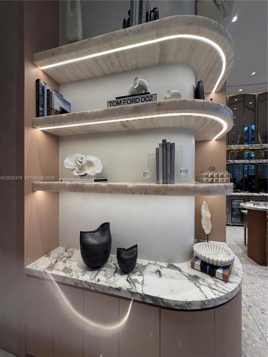 77 SE 5st # 2306, Miami FL 33131 — 5