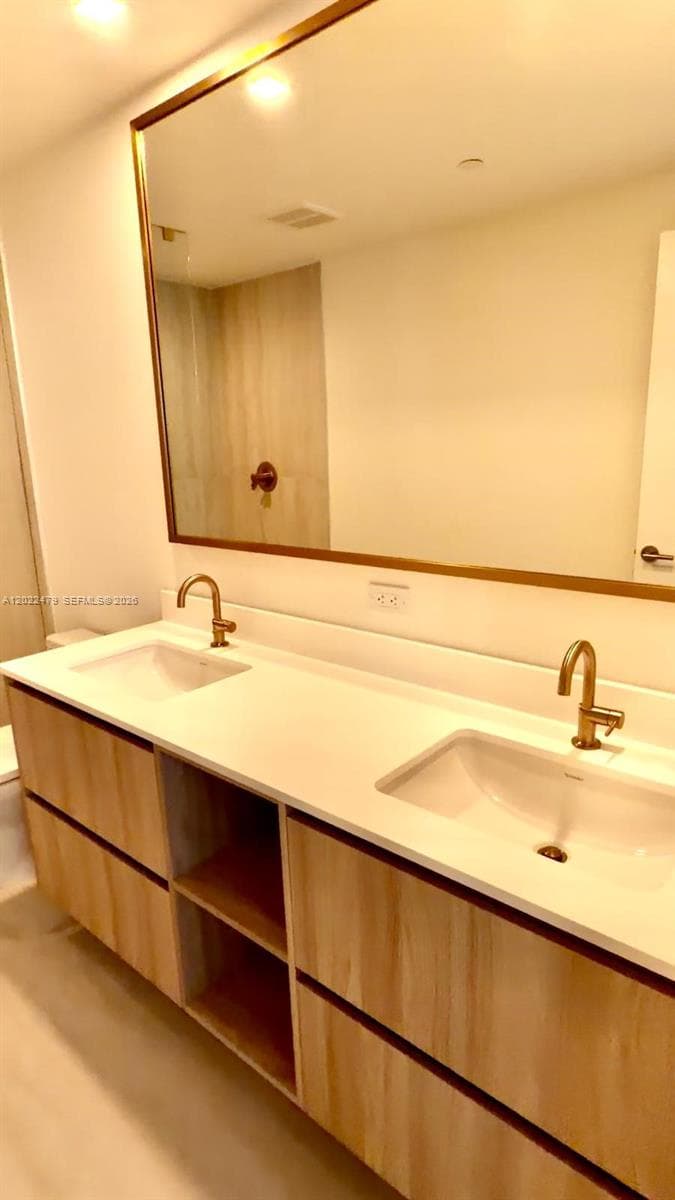 77 SE 5st # 2306, Miami FL 33131 — 20