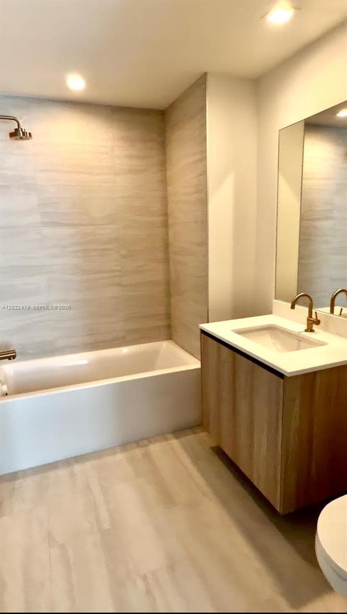 77 SE 5st # 2306, Miami FL 33131 — 24
