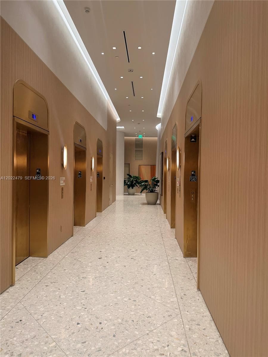 77 SE 5st # 2306, Miami FL 33131 — 8