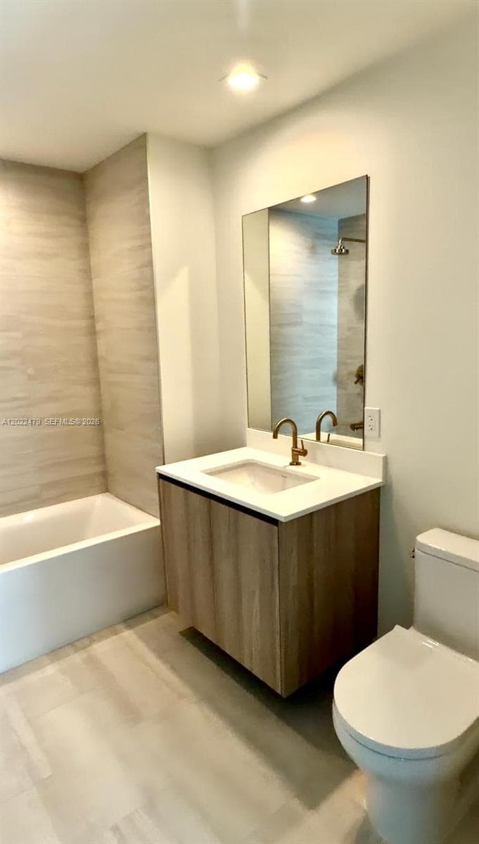 77 SE 5st # 2306, Miami FL 33131 — 25