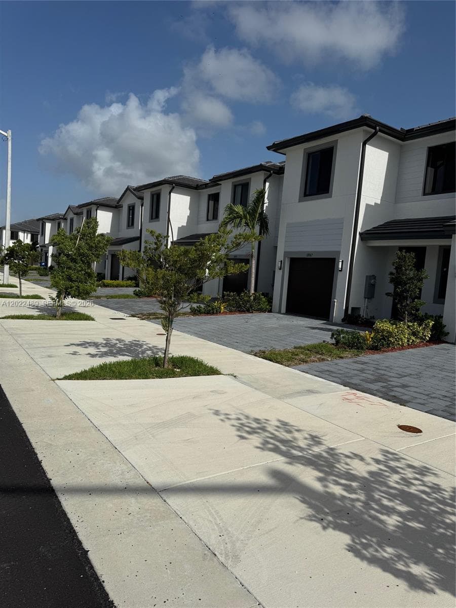 34466 SW 190 Ave, Homestead FL 33034 — 3