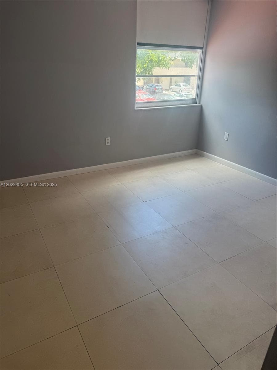 Sandalwood Condo Apts, Miami, FL — 27