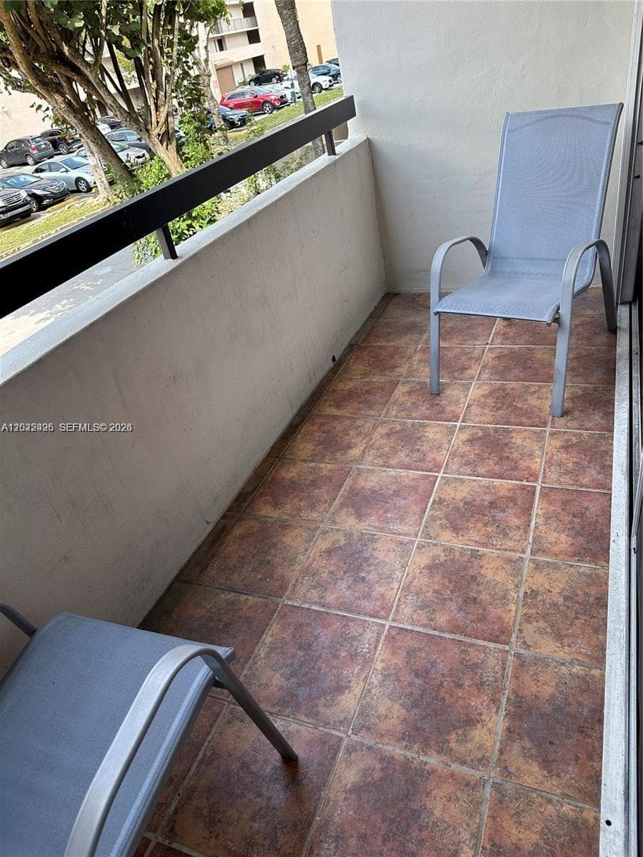 Sandalwood Condo Apts, Miami, FL — 16
