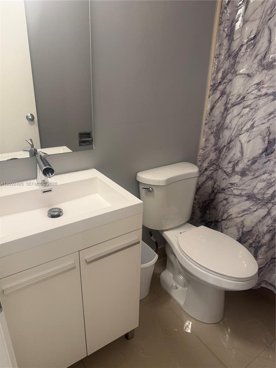 Sandalwood Condo Apts, Miami, FL — 32