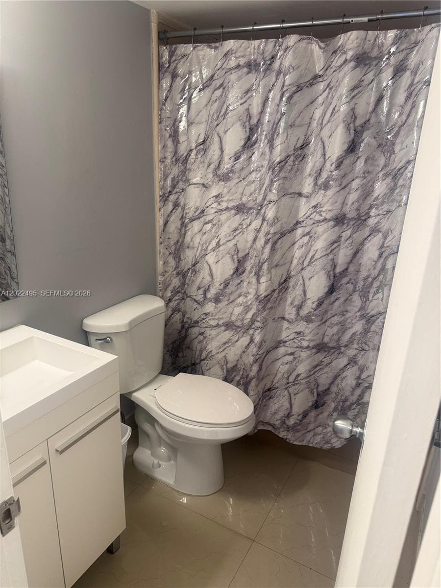 Sandalwood Condo Apts, Miami, FL — 31