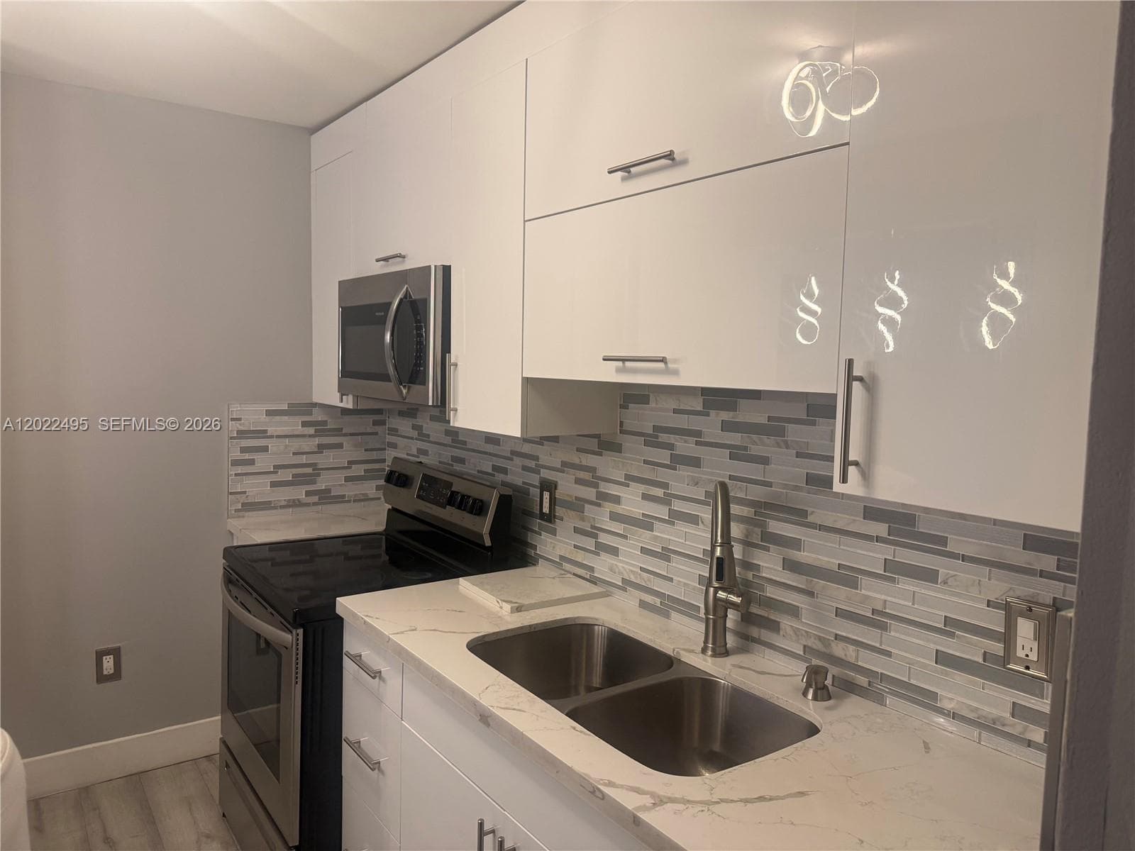 Sandalwood Condo Apts, Miami, FL — 8
