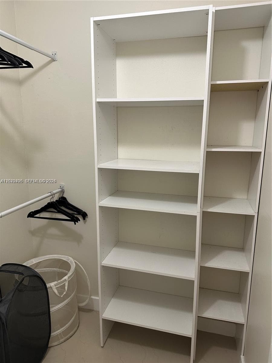 Sandalwood Condo Apts, Miami, FL — 21