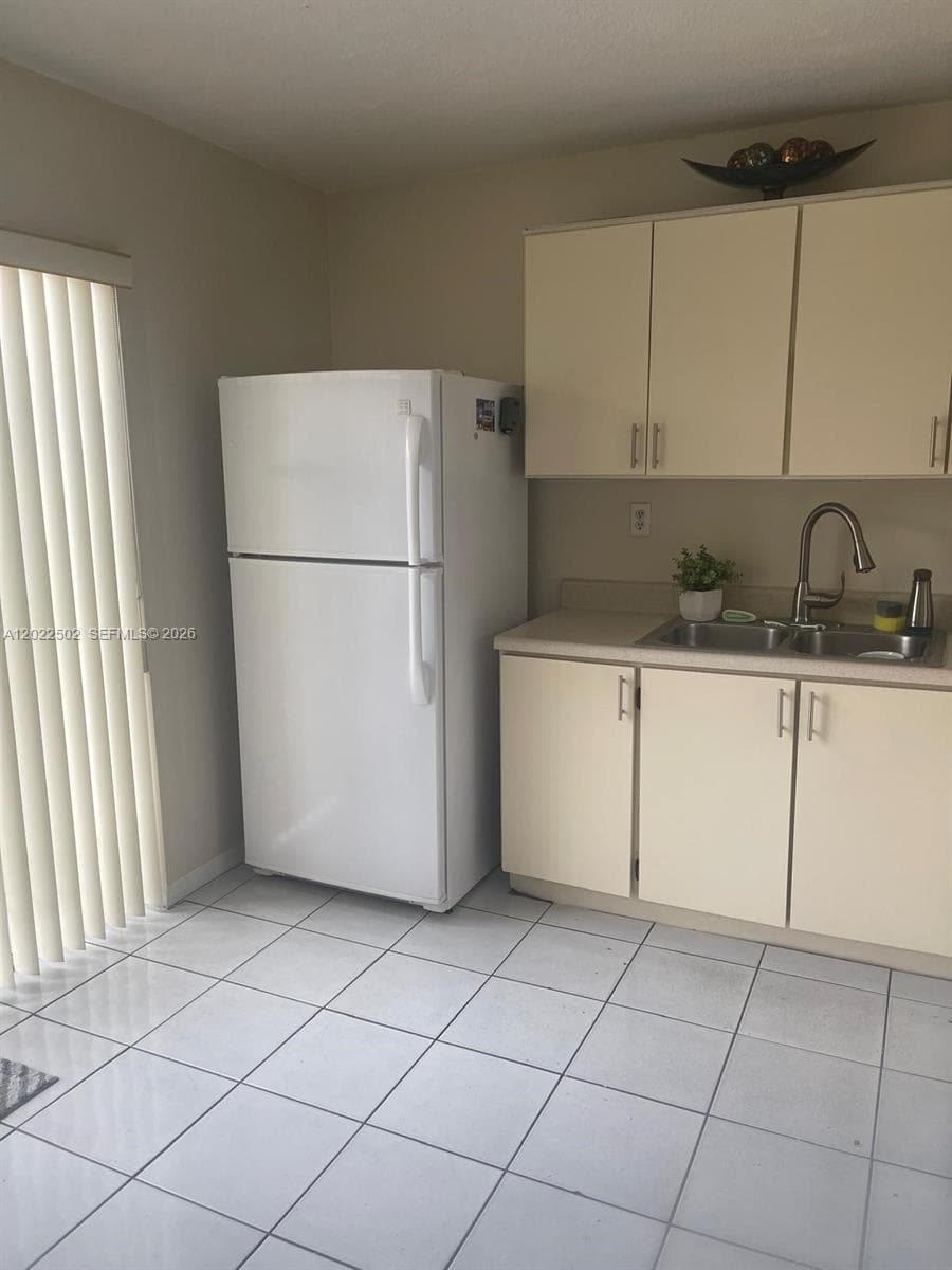 9880 Hammocks Blvd # 43, Miami FL 33196 — 2
