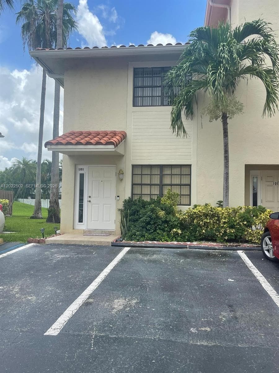 9880 Hammocks Blvd # 43, Miami FL 33196 — 1