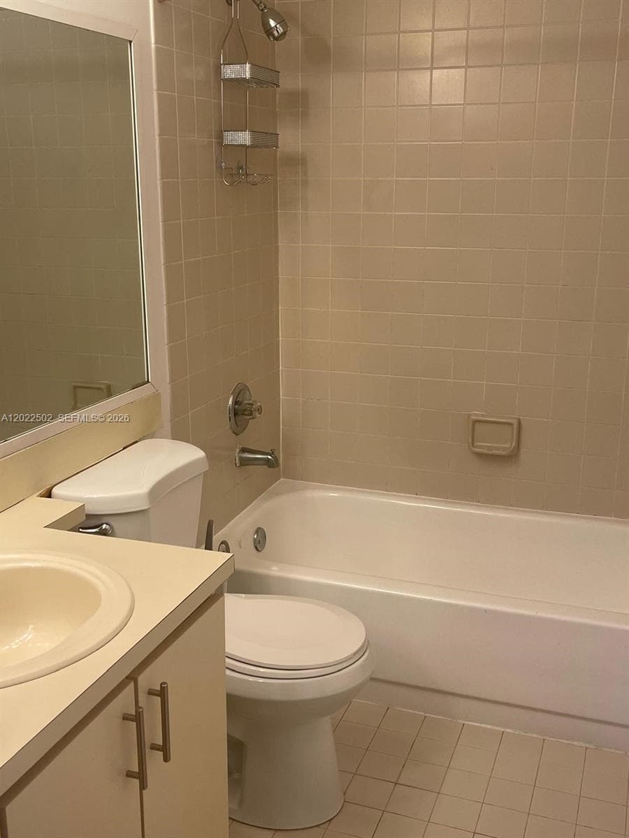 9880 Hammocks Blvd # 43, Miami FL 33196 — 8