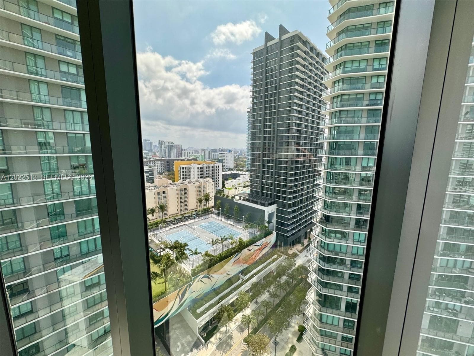 650 NE 32nd St # 1901, Miami FL 33137 — 25