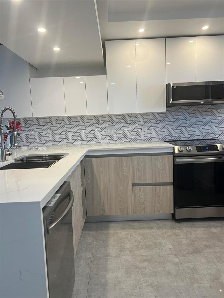 2903 N Miami Beach Blvd # 1003, North Miami Beach FL 33160 — 5