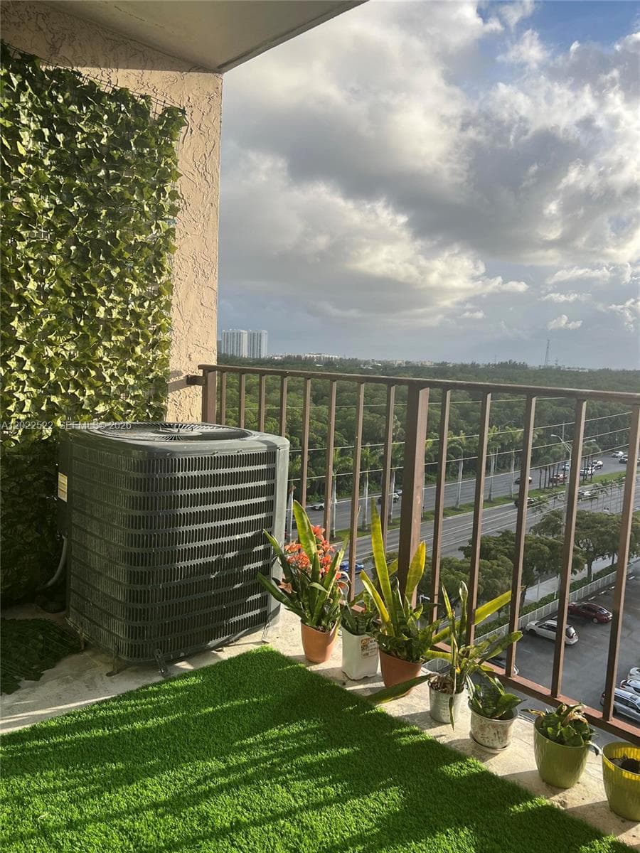 2903 N Miami Beach Blvd # 1003, North Miami Beach FL 33160 — 14