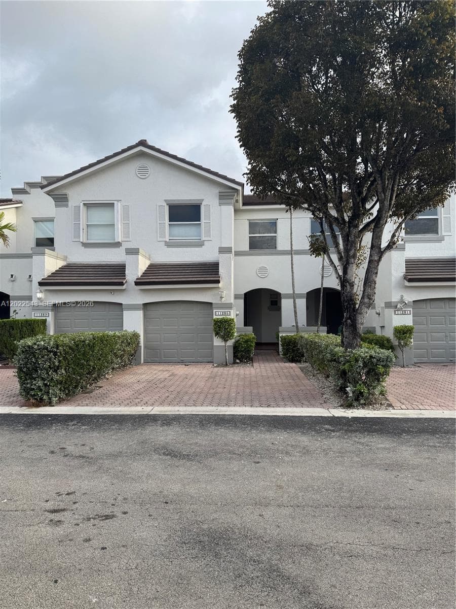 11285 NW 42nd Ter, Doral FL 33178 — 1