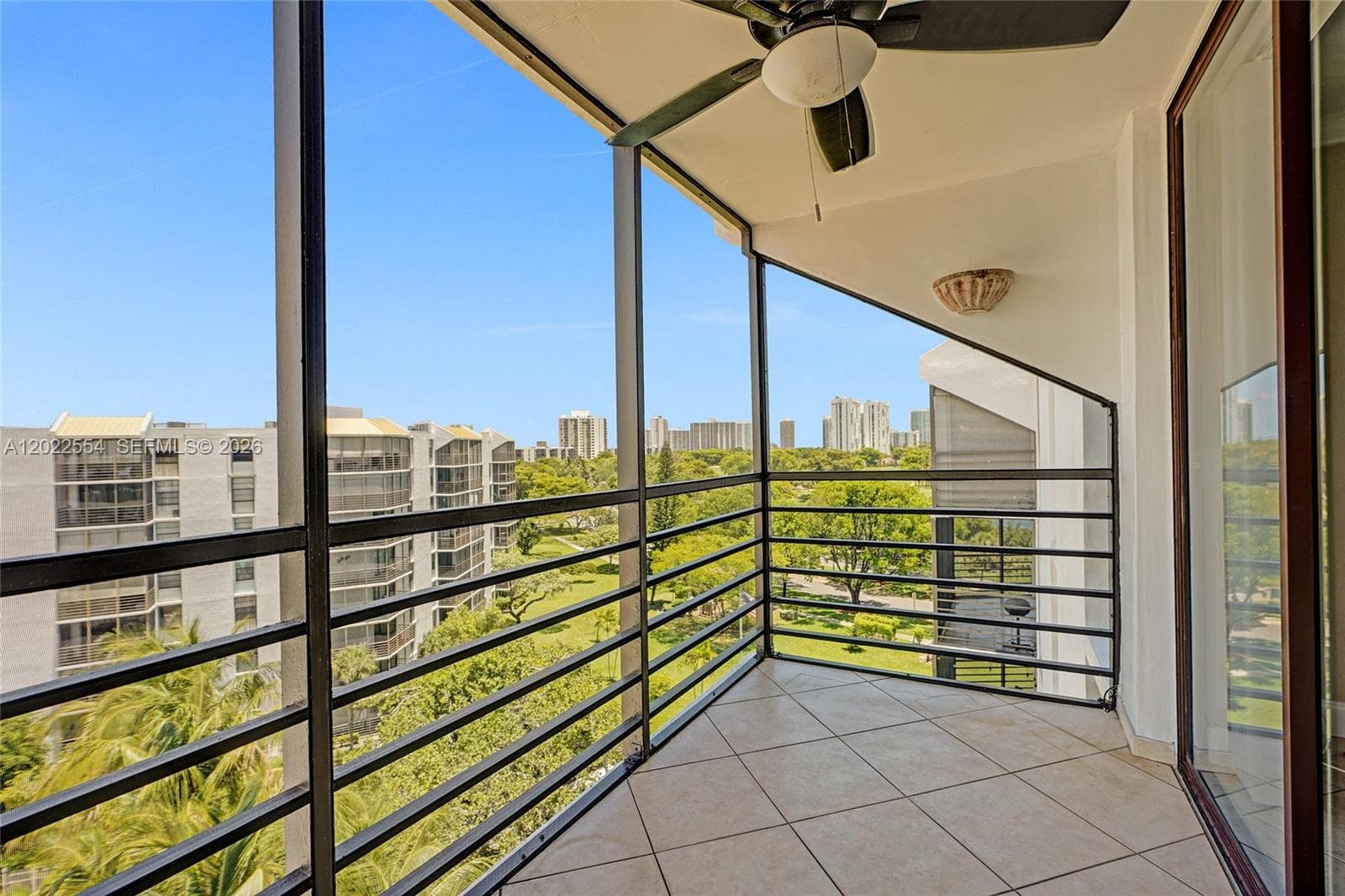 20400 W Country Club Dr # 812, Aventura FL 33180 — 23