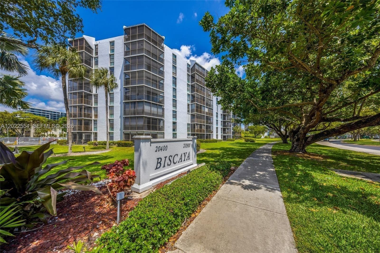 20400 W Country Club Dr # 812, Aventura FL 33180 — 3