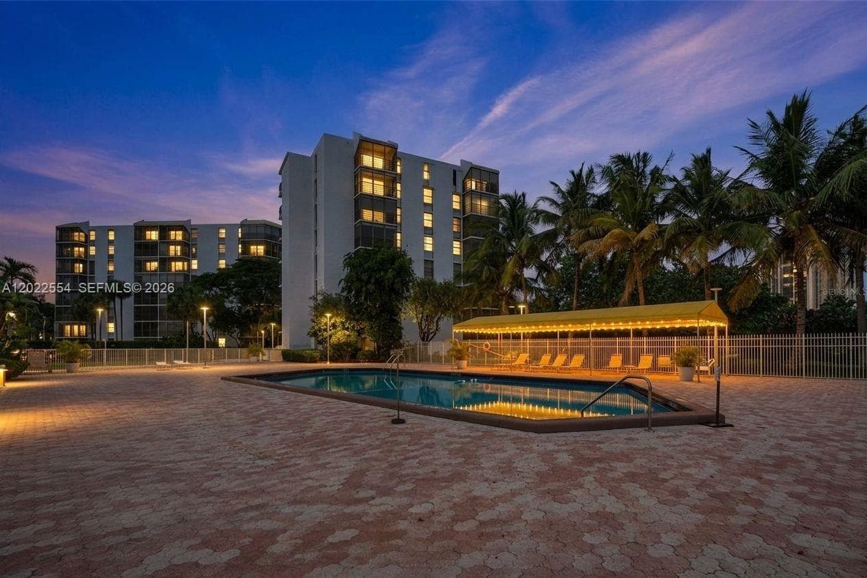 20400 W Country Club Dr # 812, Aventura FL 33180 — 5