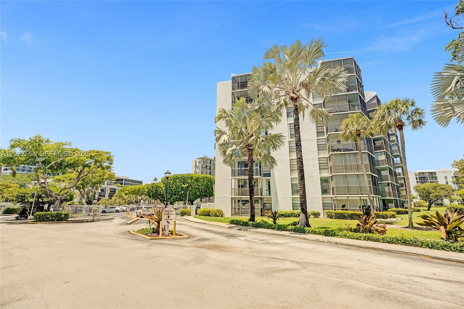 20400 W Country Club Dr # 812, Aventura FL 33180 — 37